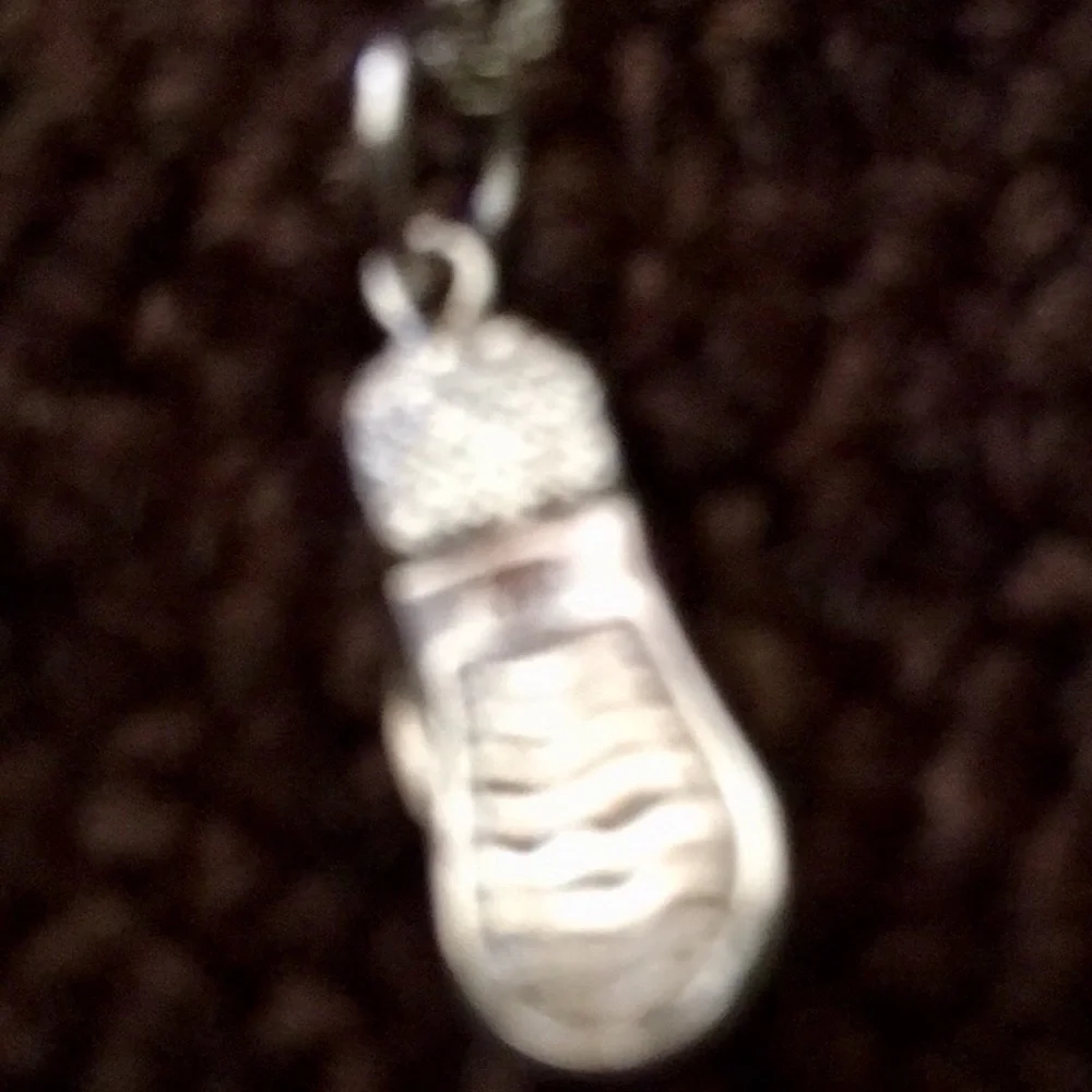 18” STERLING SILVER NECKLACE WITH FLIPFLOP CHARM